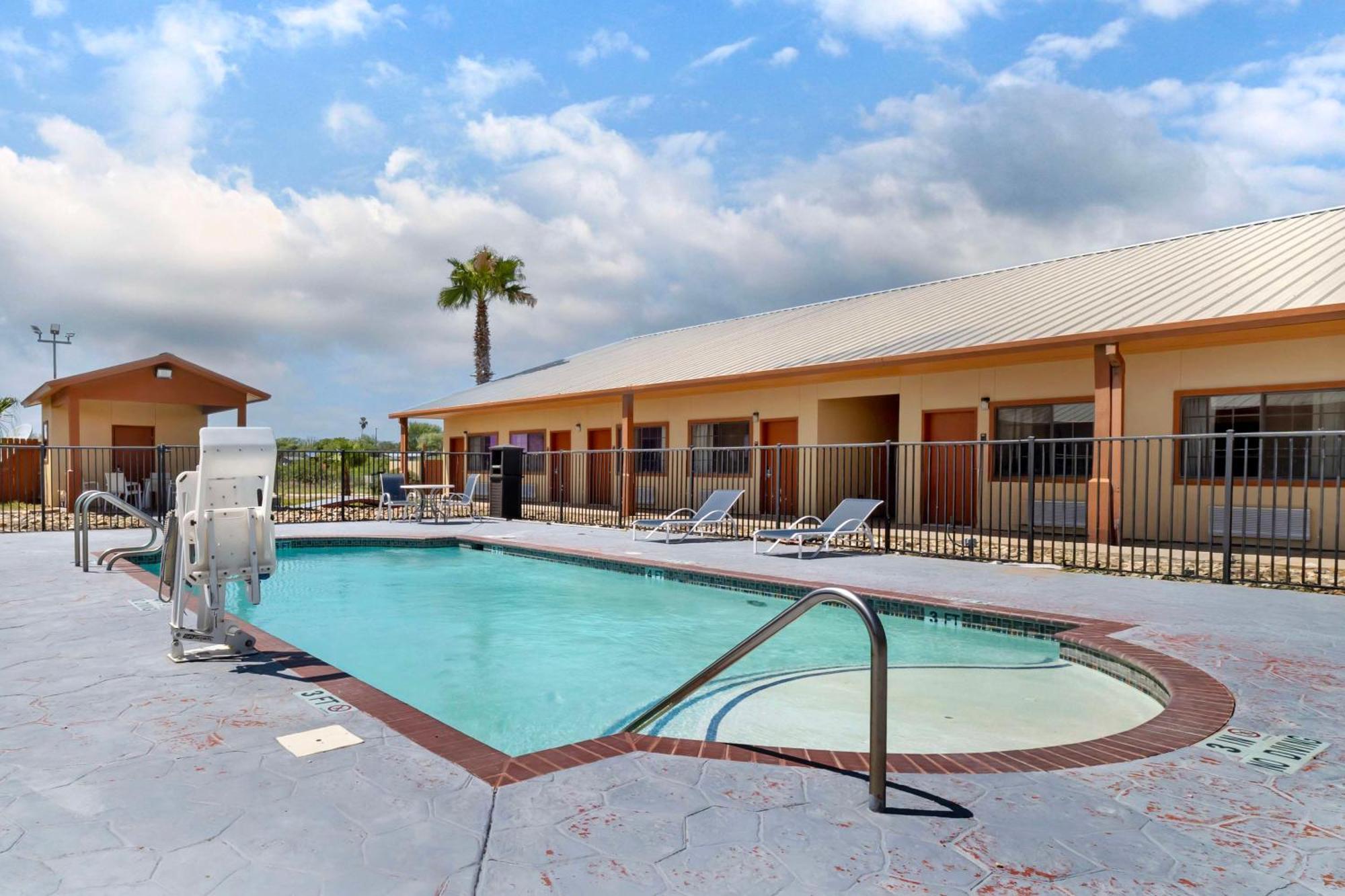 Best Western Hebbronville Inn Exteriér fotografie